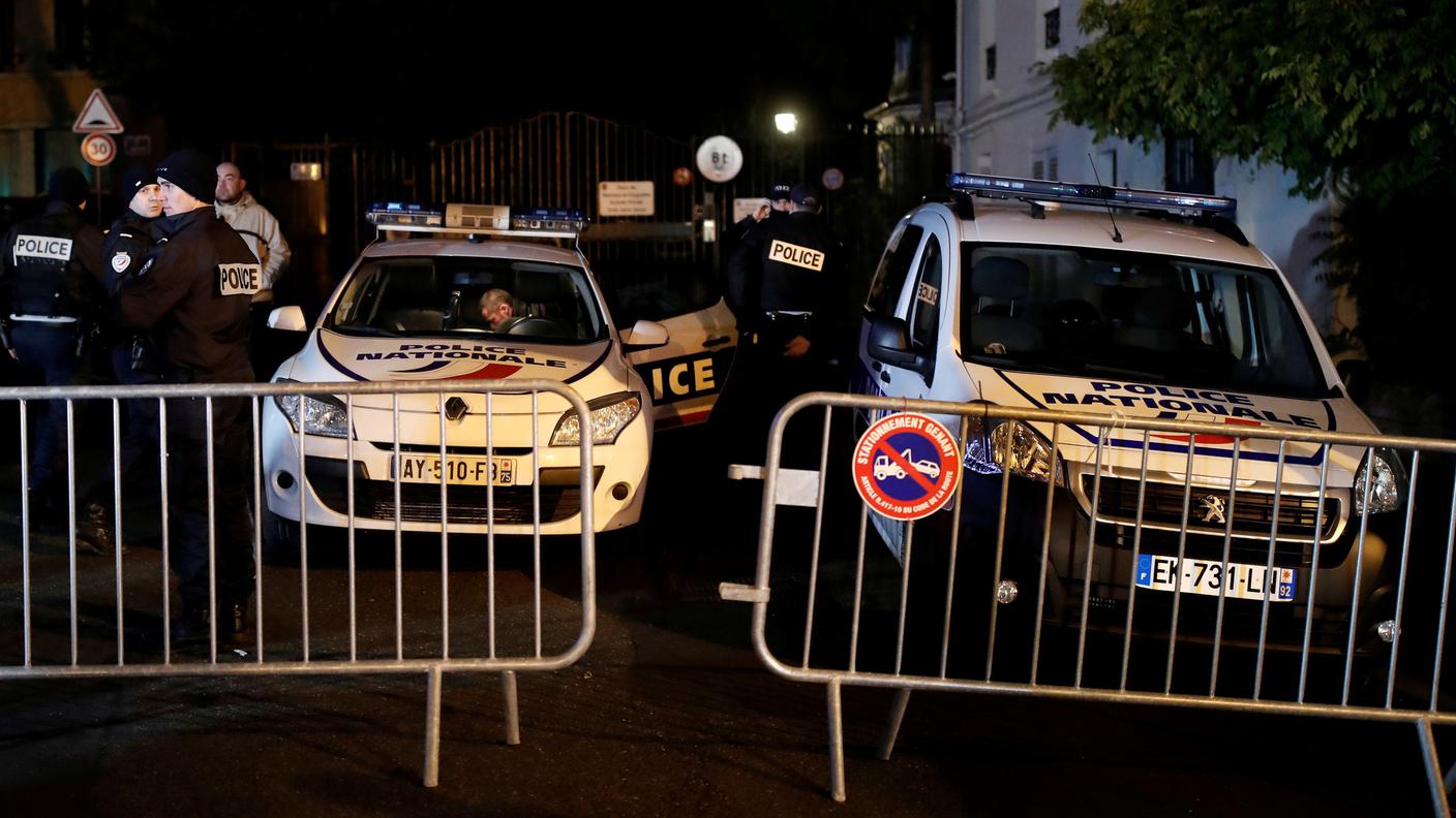 Continuano le indagini della polizia francese sull'omicidio dell'anziana di Parigi