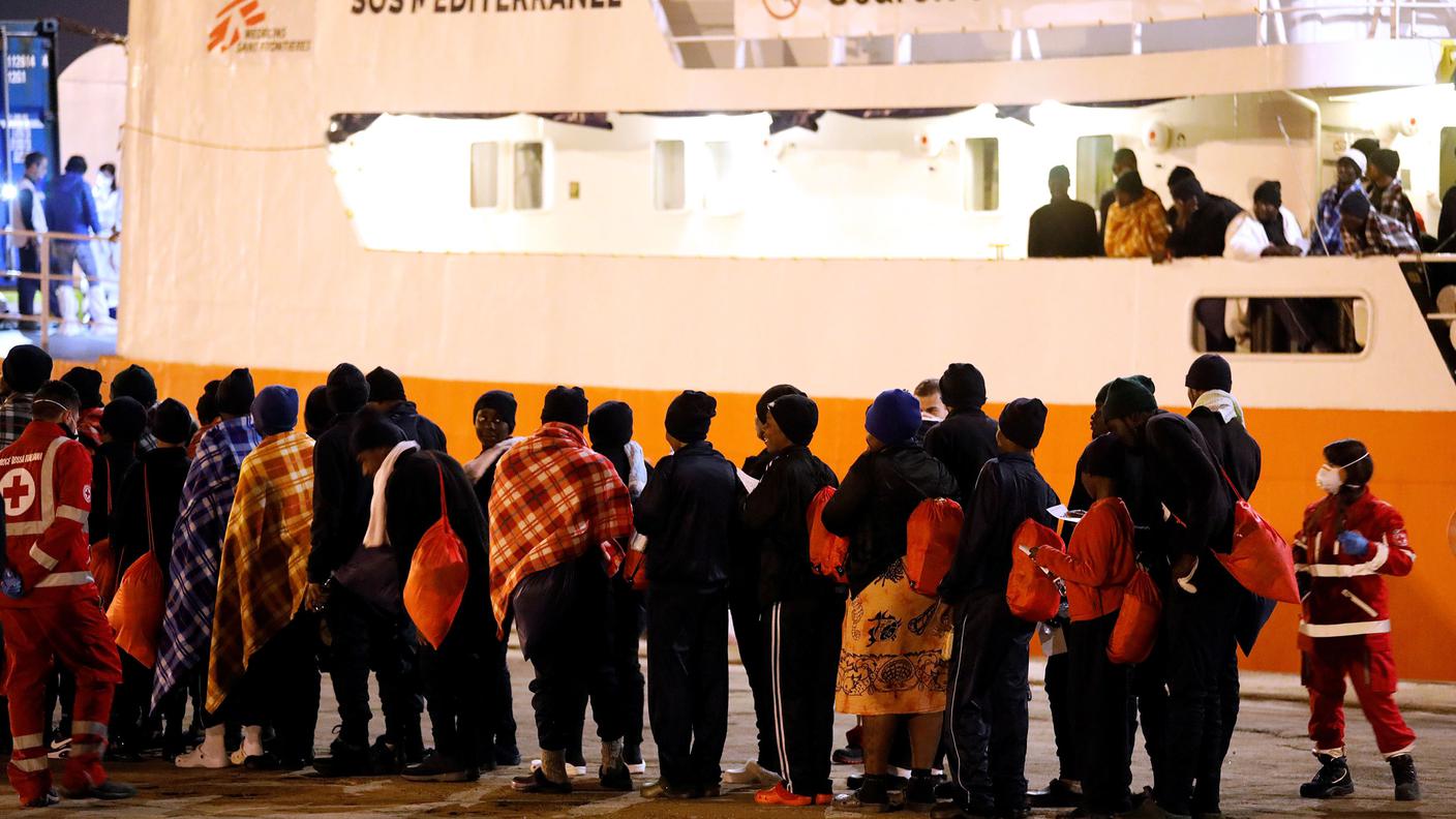 In calo i migranti sbarcati in Italia, come è avvenuto in gennaio al porto di Augusta