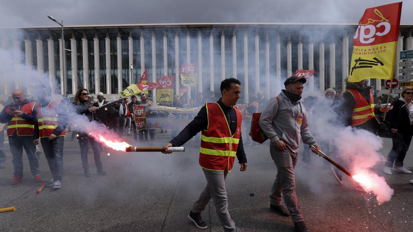 La protesta dei ferrovieri francesi a Marsiglia