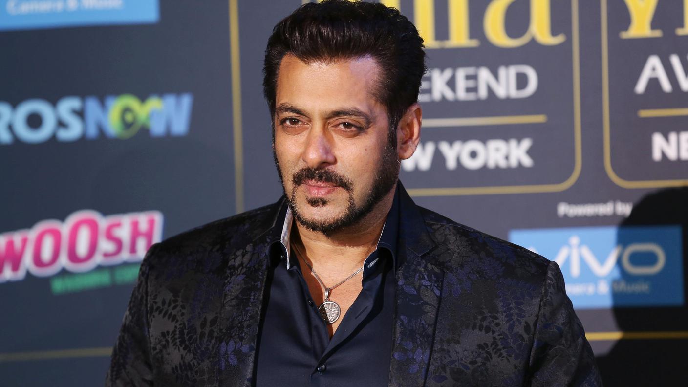 Salman Khan finirà in carcere per aver ucciso un cervo raro ma i suoi legali hanno interposto appello