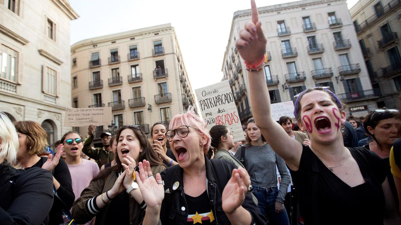 Nella piazza di Sant Jaume a Barcellona