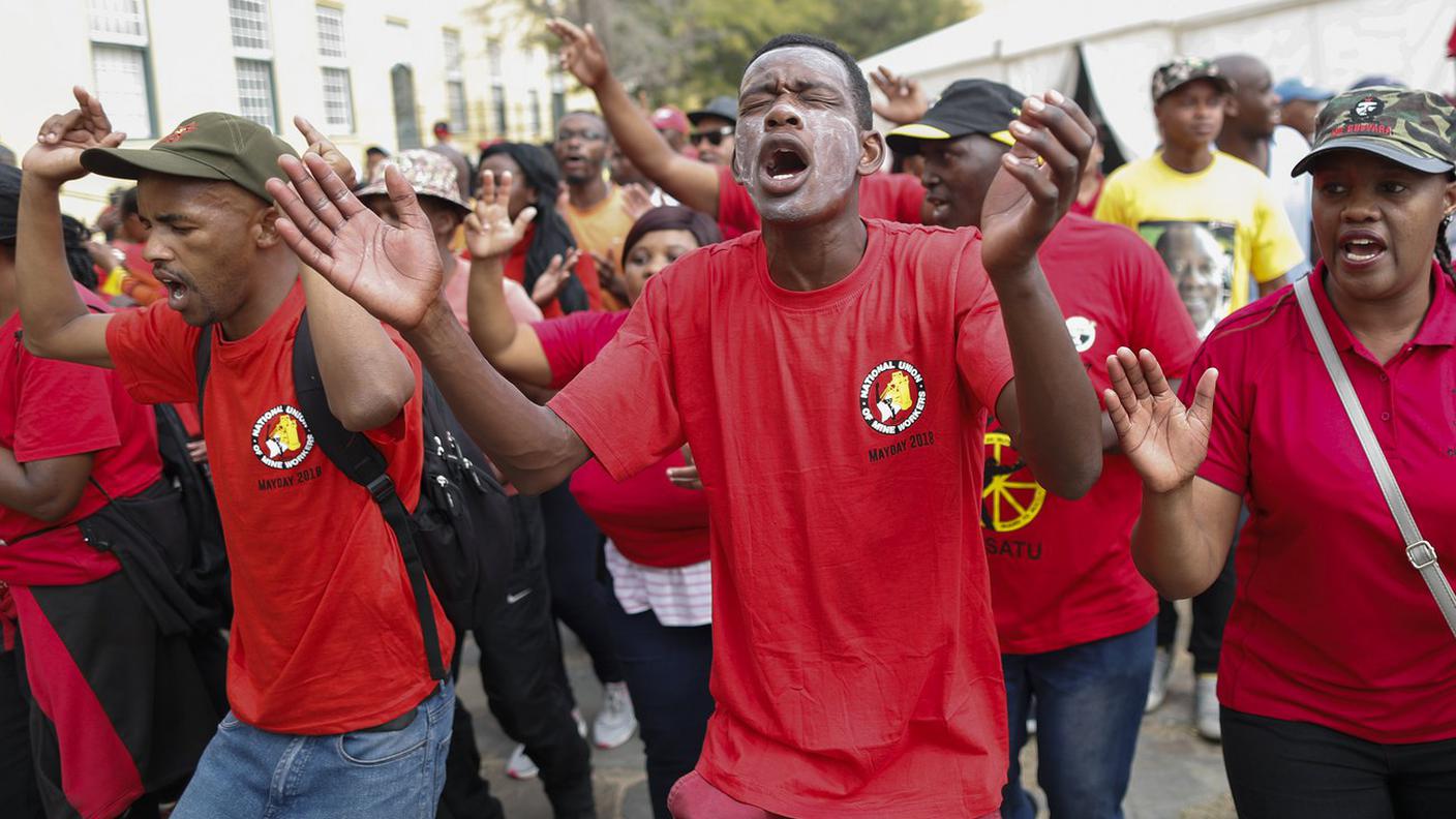 Membri del sindacato dei lavoratori a Cape Town in Sud Africa