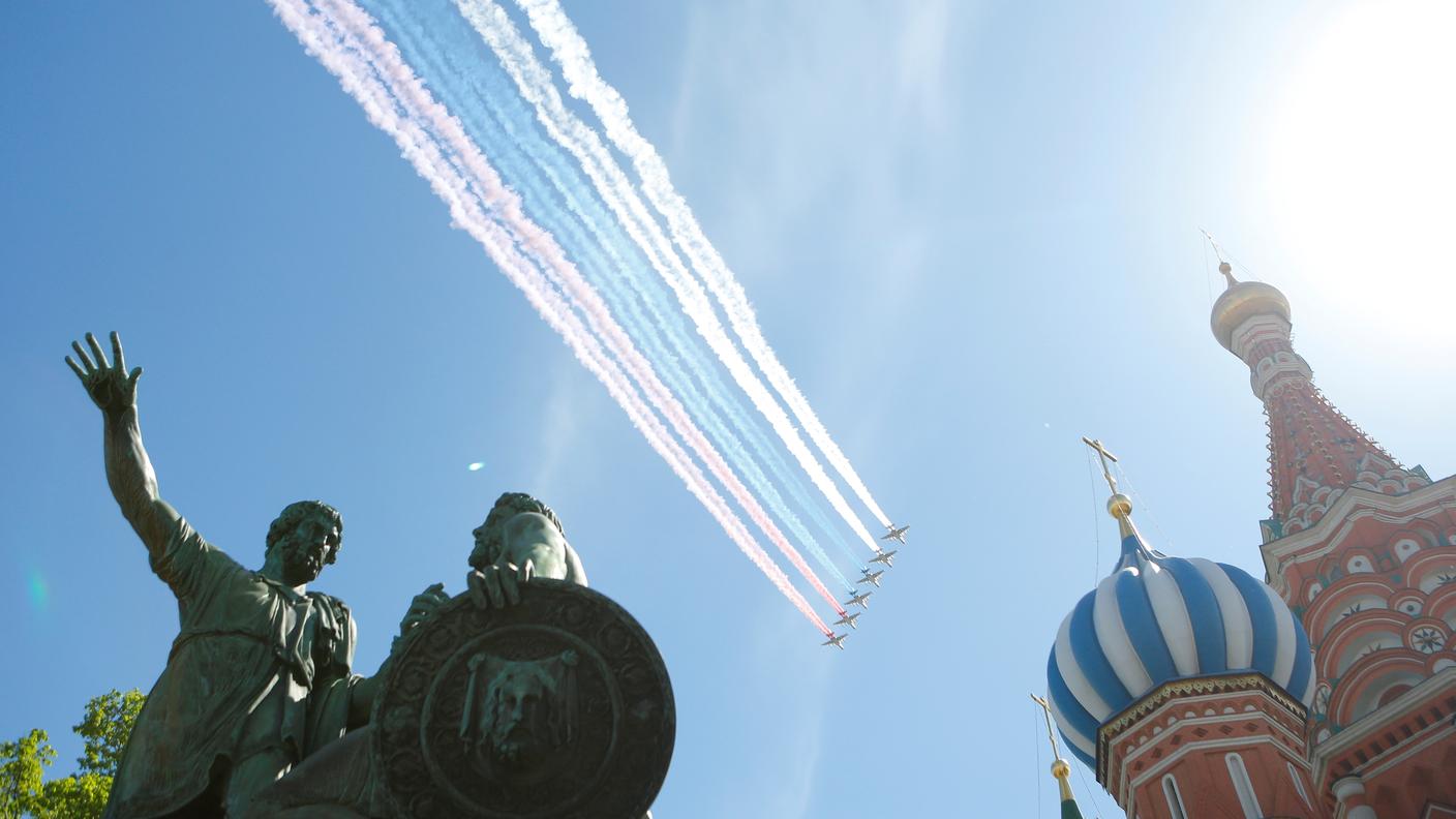 Gli Su-25 dell'avizione nel cielo di Mosca