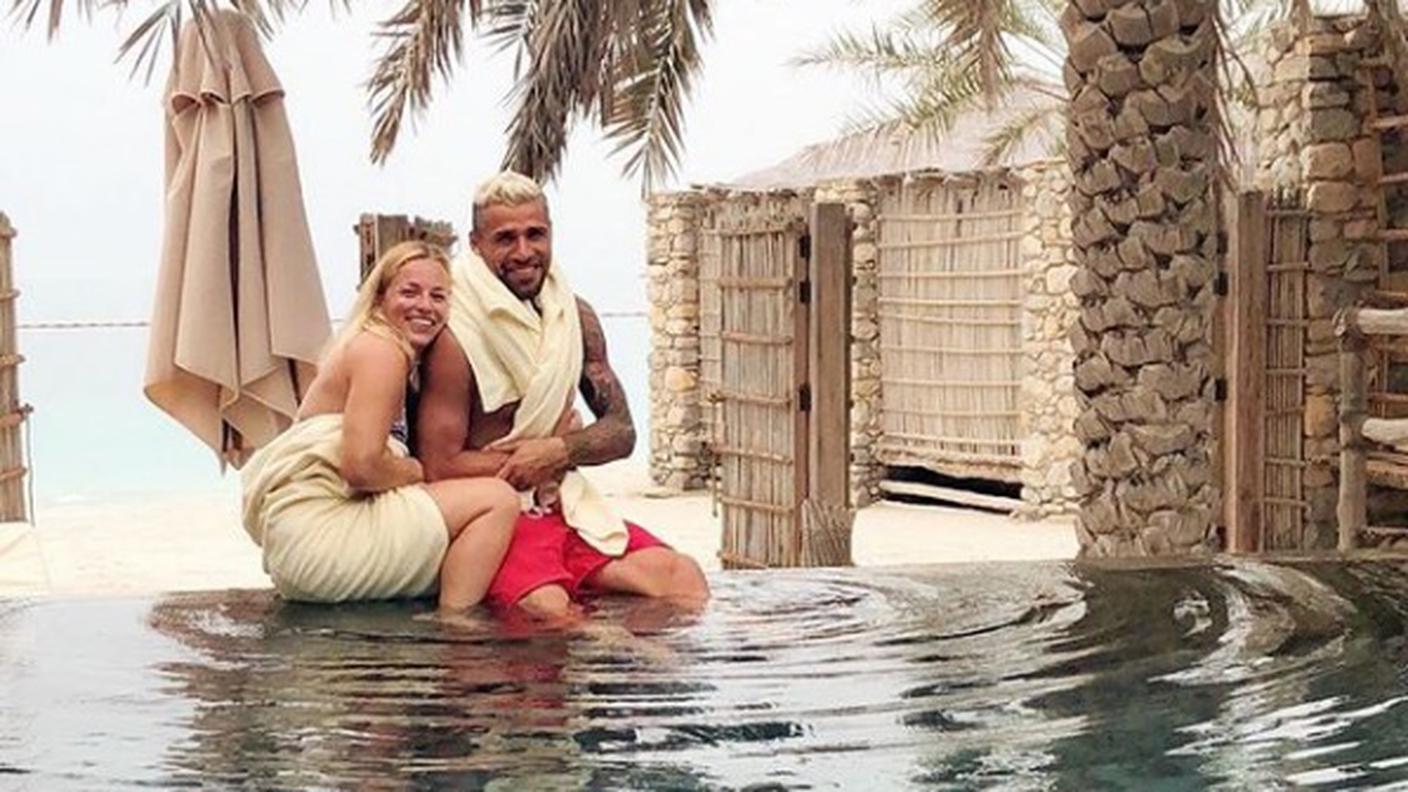 Lara Gut e Valon Behrami immortalati durante un momento di relax