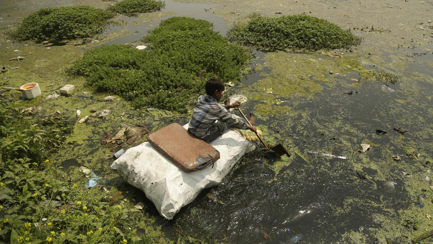 Navigare in mezzo alla plastica