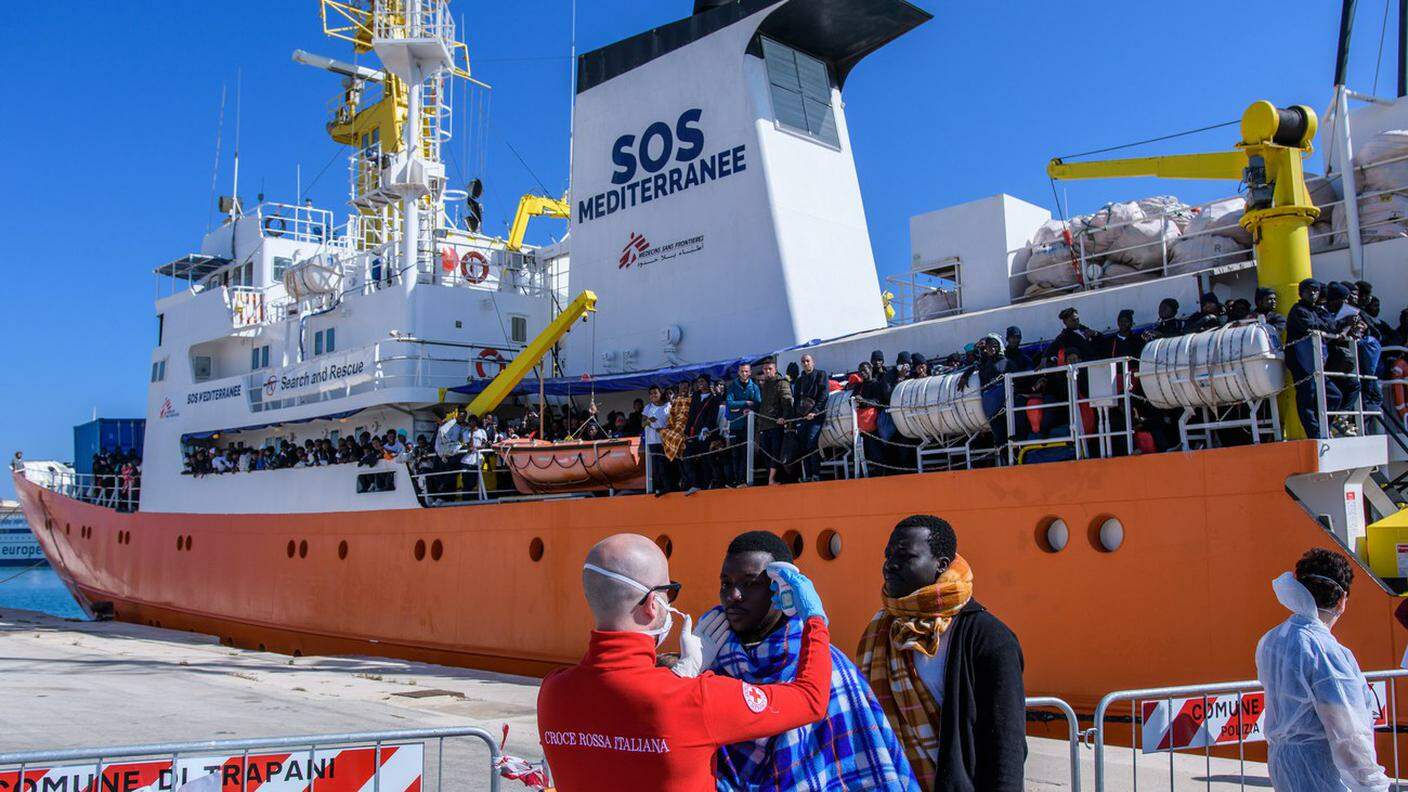 La nave Aquarius aveva sbarcato decine di migranti a Trapani lo scorso aprile