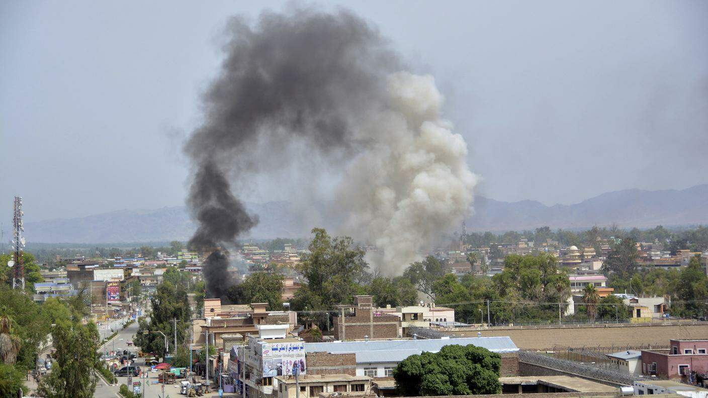 Ennesimo attentato kamikaze nella capitale afghana