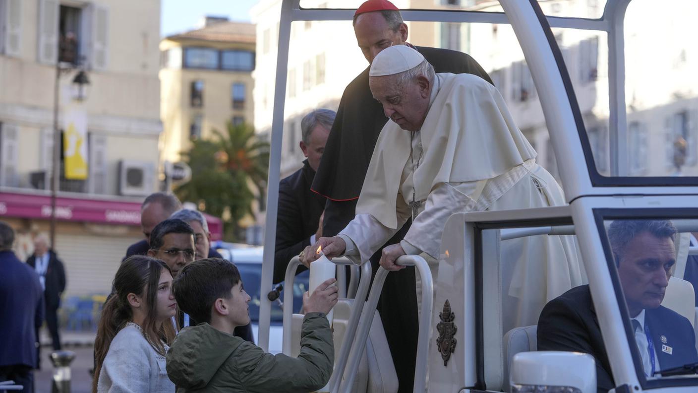 Visita lampo di Papa Francesco in Corsica
