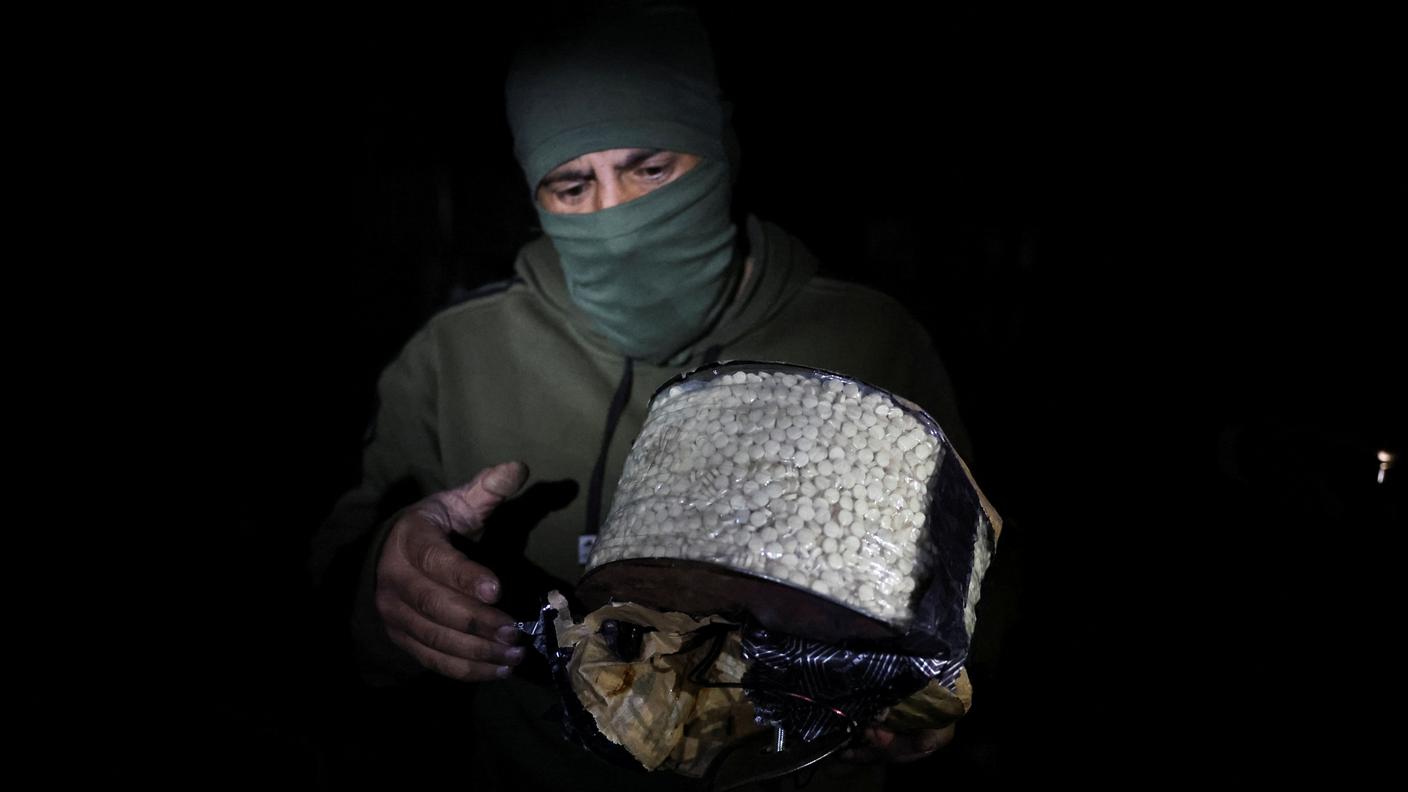 2024-12-13T100237Z_1921331898_RC2KNBAG2AP3_RTRMADP_3_SYRIA-SECURITY-CAPTAGON.JPG
