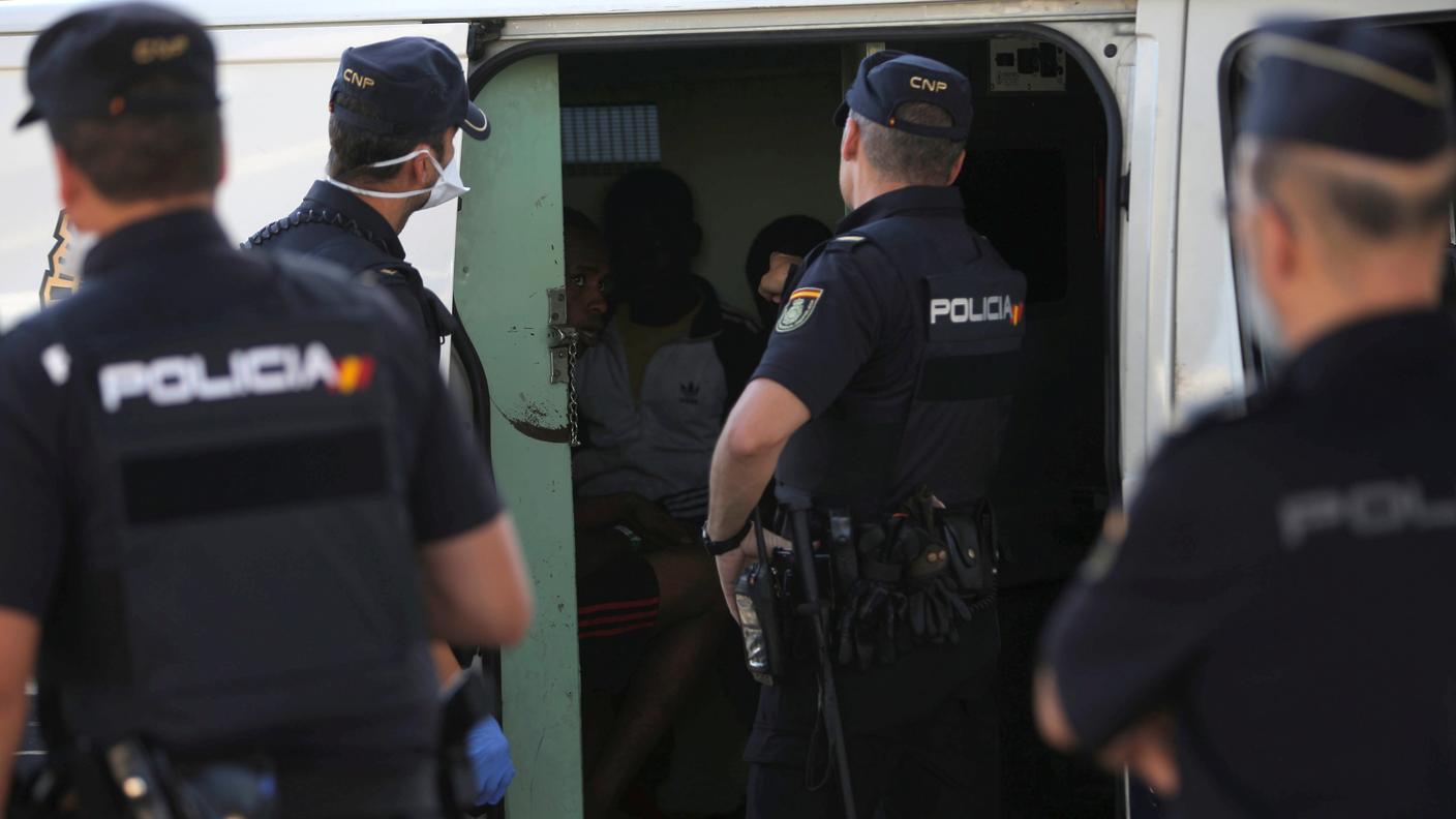 Polizia spagnola al lavoro