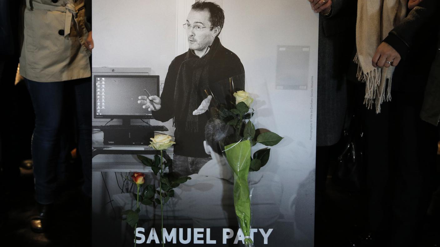 Un tributo all'insegnante di storia Samuel Paty.jpg