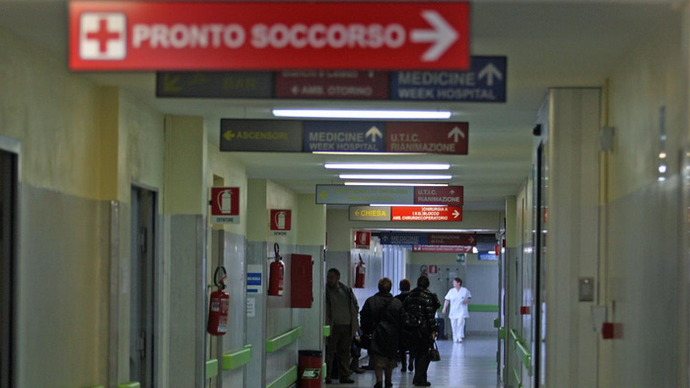 Il ragazzo senegalese è finito al pronto soccorso per le botte ricevute