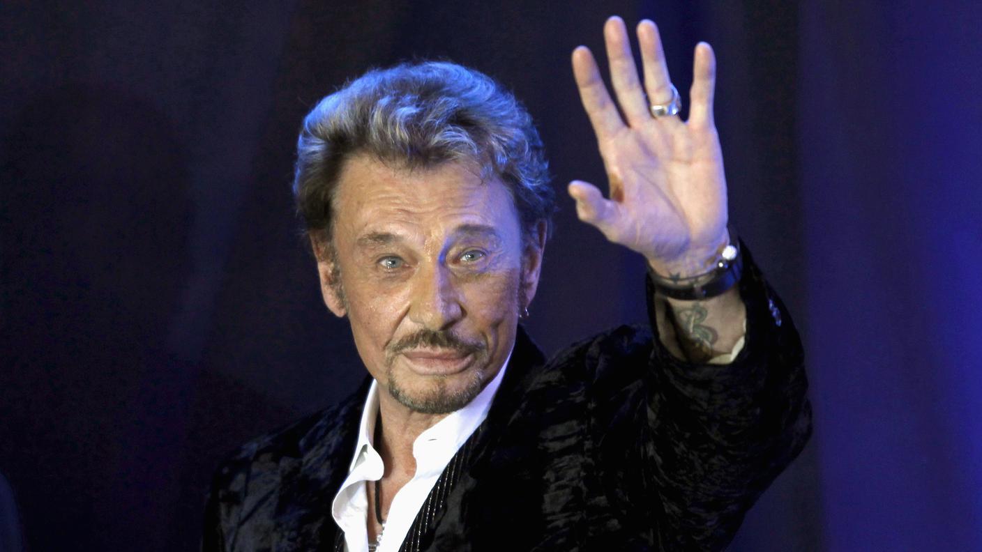 I fan hanno onorato la memoria di Johnny Hallyday comprando in massa il suo ultimo album