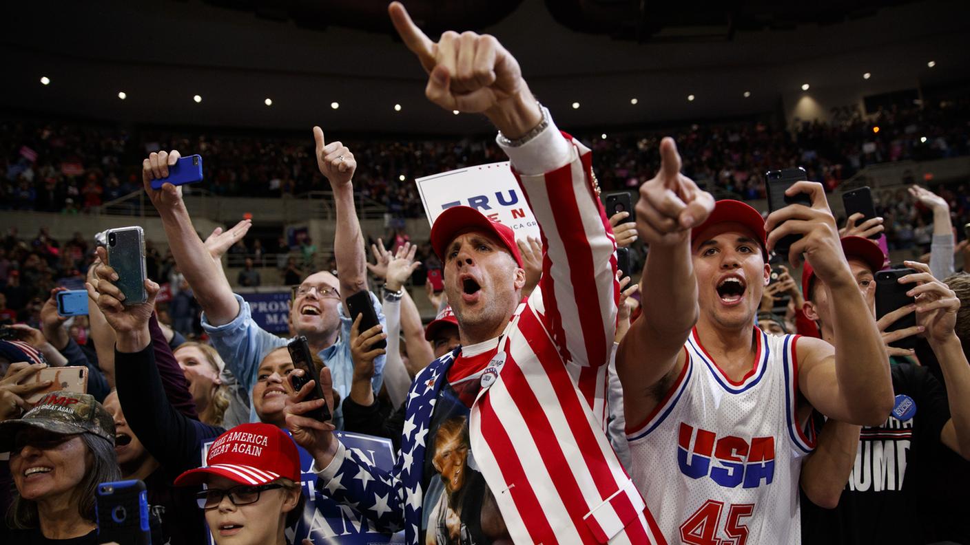 Sostenitori del presidente Trump in un comizio