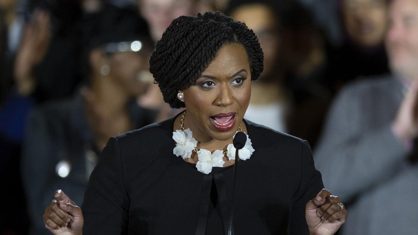 Ayanna Pressley, prima donna afroamericana a essere eletta per il Congresso in Massachusetts