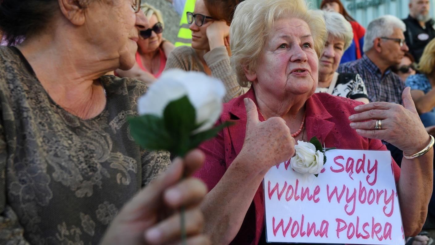 Una delle tante manifestazioni a sostegno della democrazia nel paese