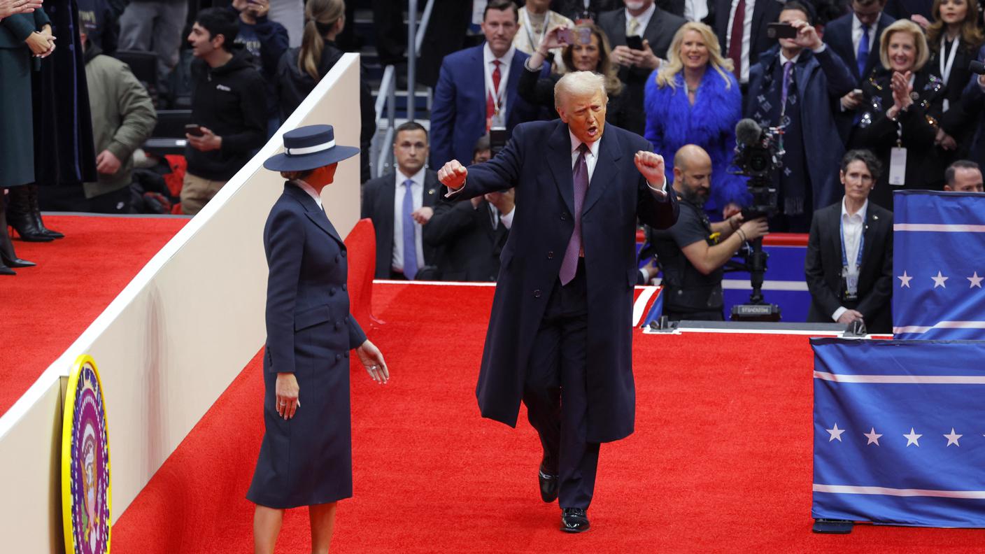 L'arrivo di Donald Trump alla Capital One Arena