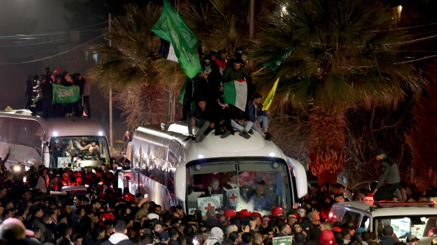 Detenuti palestinesi liberati - L'arrivo a Ramallah