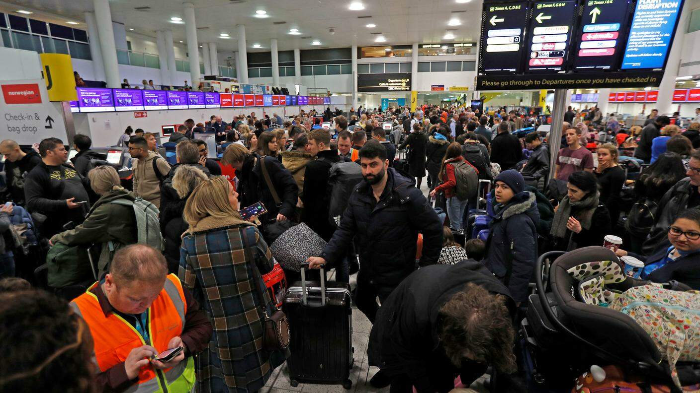 Inevitabile caos per migliaia di passeggeri