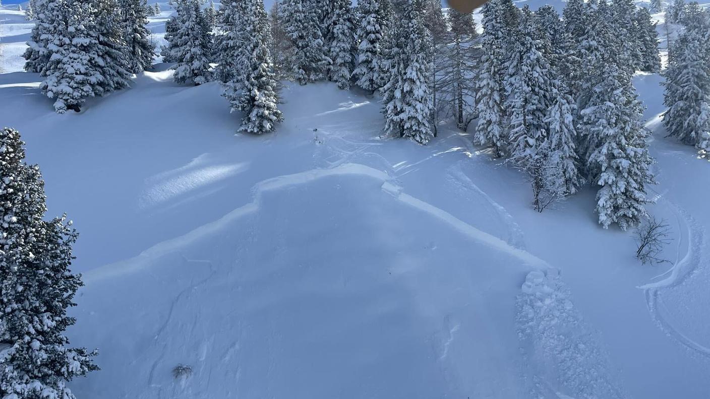 la-cassure-et-la-plaque-de-neige-qui-est-partie-sont-tres-visibles-photo-pghm-de-chamonix-1738182203.jpg