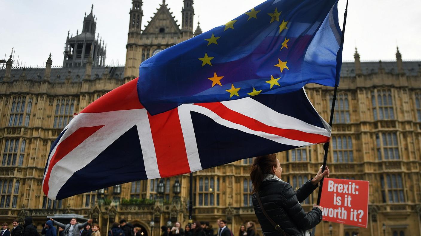 L'accordo negoziato da Theresa May continua a dividere