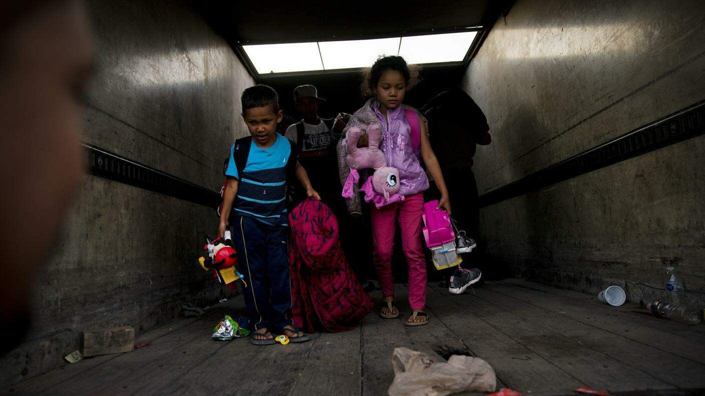 Negli Usa sono numerosi i bambini affidati ai centri per migranti