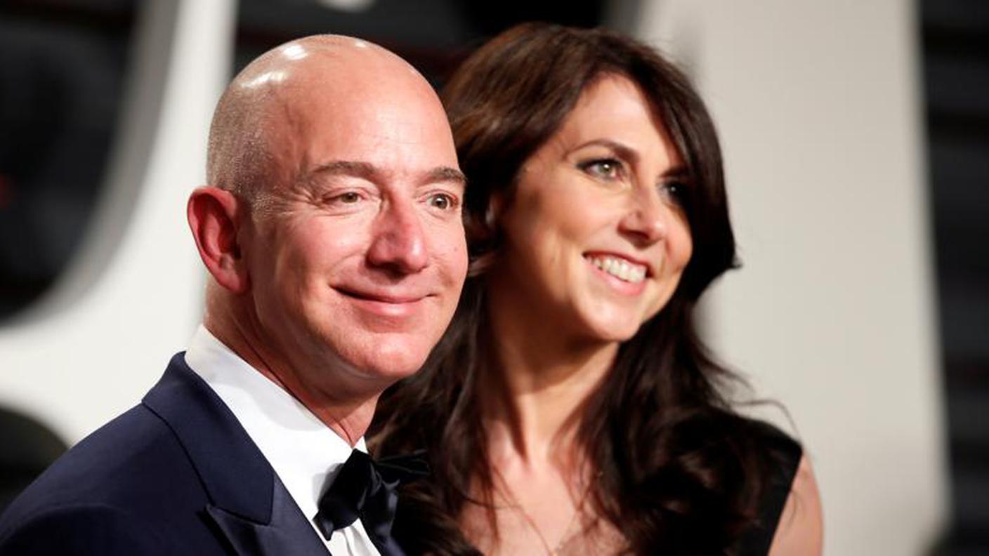 Jeff Bezos con la moglie