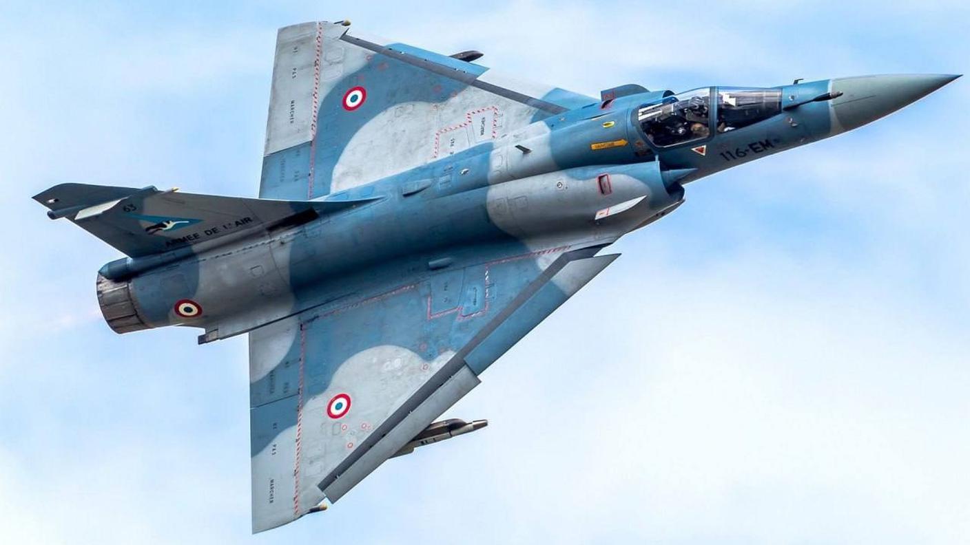 Un Mirage simile a quelli che consegnati all'aeronautica ucraina