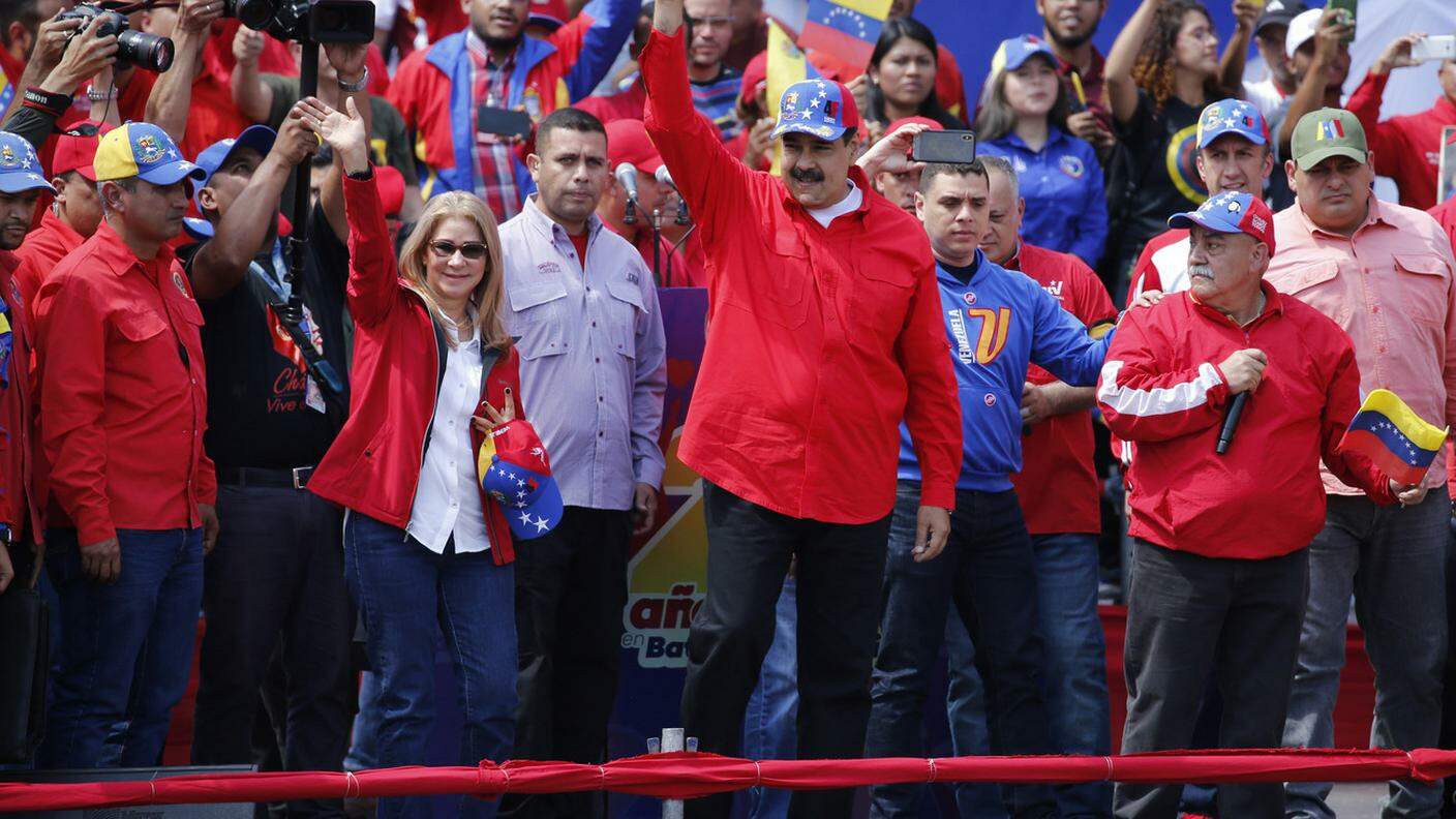 Nicolas Maduro non cede il potere