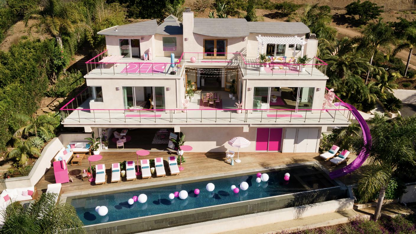 La Malibu Dreamhouse di Barbie che nel 2023 era stata messa su Airbnb