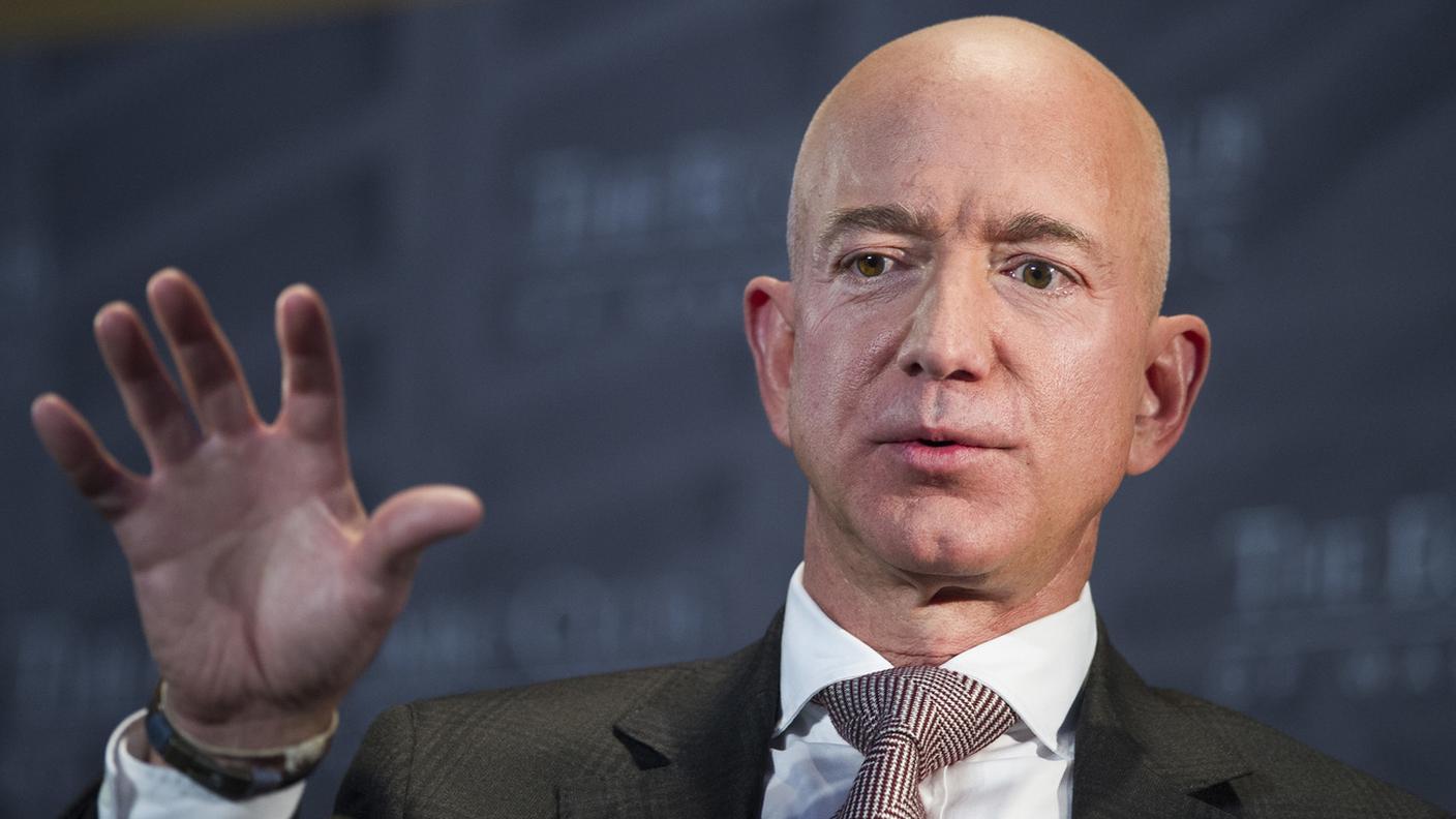 Bezos non riuscì a bloccare la pubblicazione di foto e messaggi osé sul rotocalco scandalistico