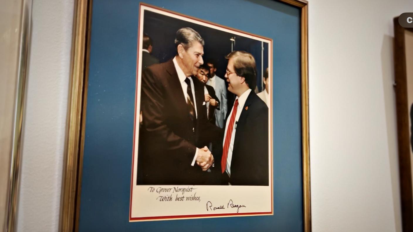 FOTO REAGAN.JPG