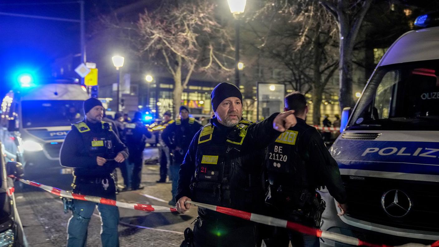 Aggressione a Berlino, proseguono le indagini
