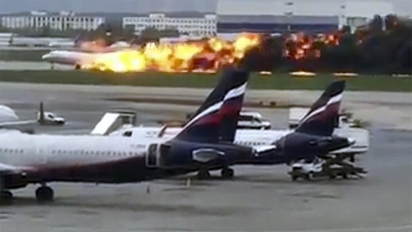 Un'immagine scattata nel tardo pomeriggio all'aeroporto Sheremetyevo di Mosca
