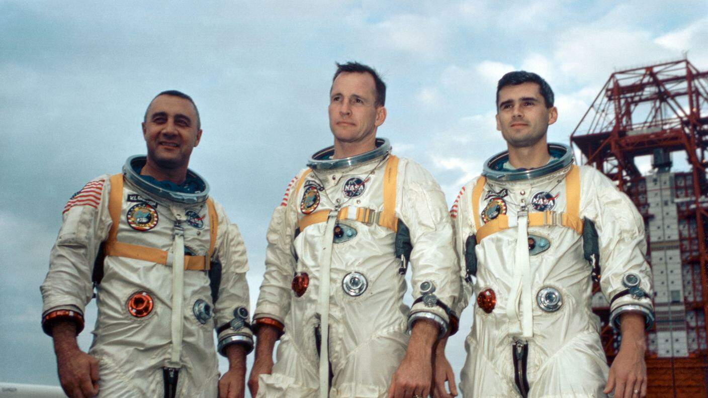 Gus Grissom, Ed White e Roger Chaffee: da sinistra a destra i tre cosmonauti che persero la vita nella tragedia dell'Apollo 1, nel gennaio del 1967