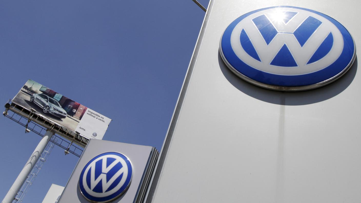 2015-09-24T120000Z_645987577_GF10000218112_RTRMADP_3_MEXICO-VOLKSWAGEN.JPG