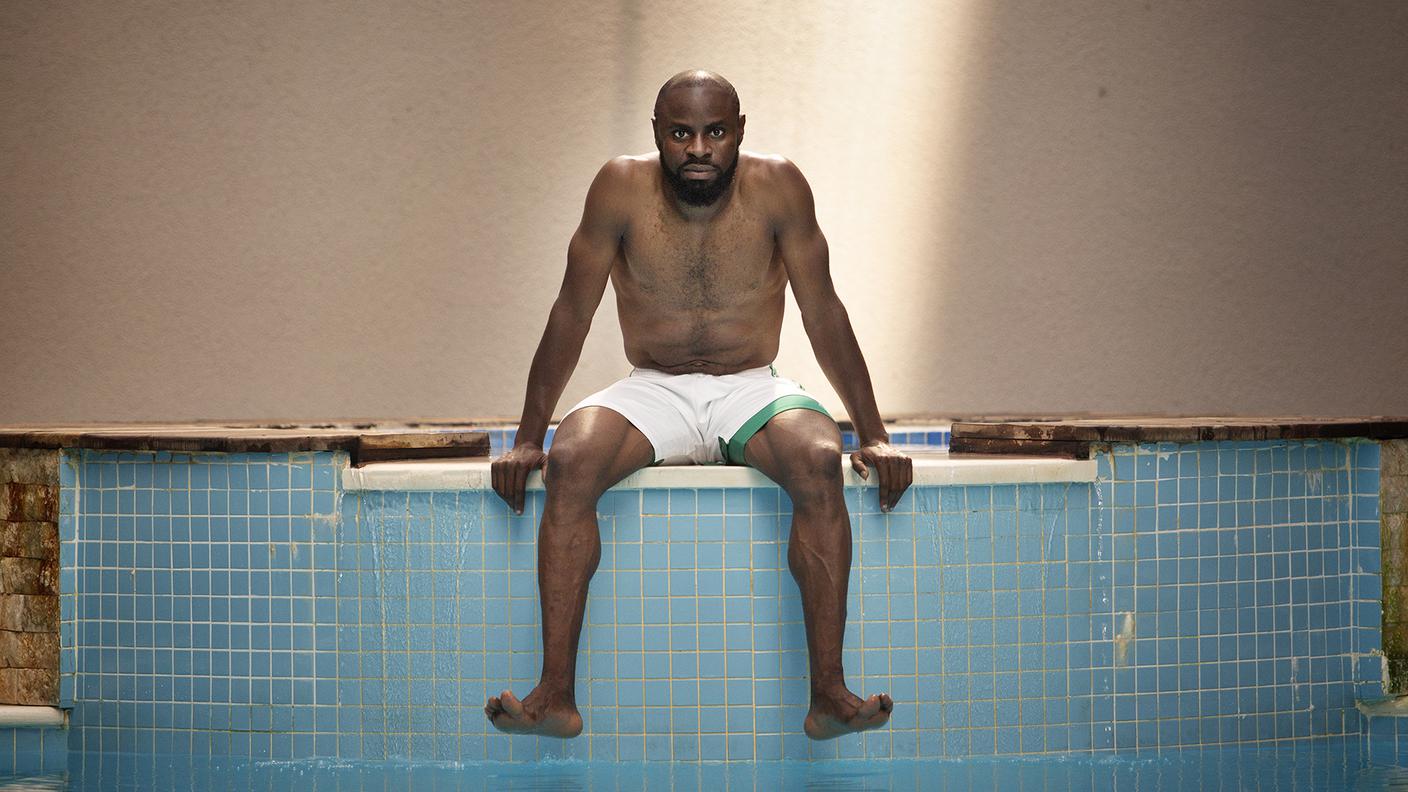 Sani Gideon è diventato un calciatore professionista.