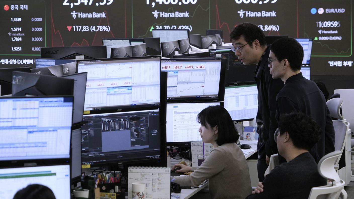 operatori di borsa asiatici
