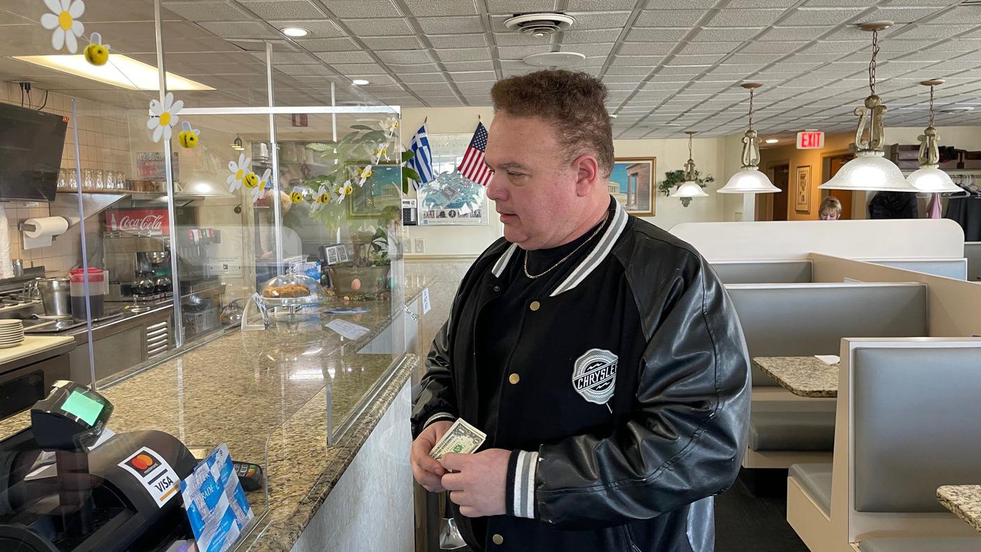 Chris Vitale, ex operaio Chrysler, invitato alla Casa Bianca da Trump