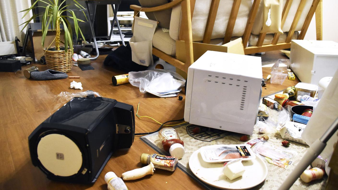 Appartamento in disordine (Fukushima dopo terremoto) 