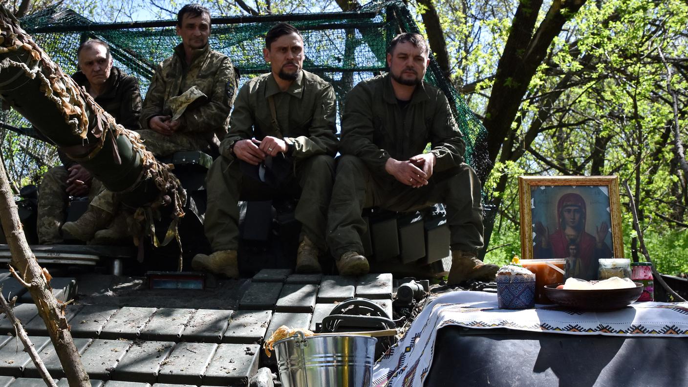2025-04-20T135410Z_1027837707_RC2O1EAAJNKS_RTRMADP_3_UKRAINE-CRISIS-EASTER-FRONTLINE.JPG