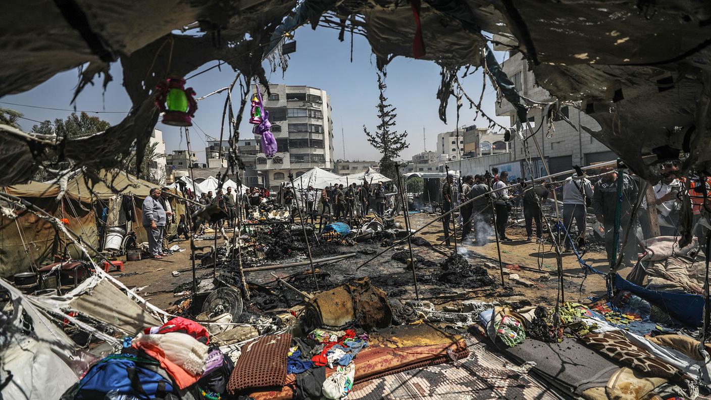 Attacco israeliano su Gaza, 14 morti