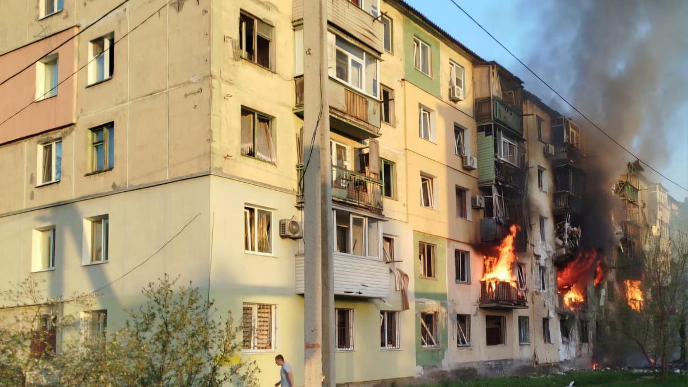 La palazzina di Pavlohrad centrata dai russi venerdì: tre persone uccise mentre dormivano