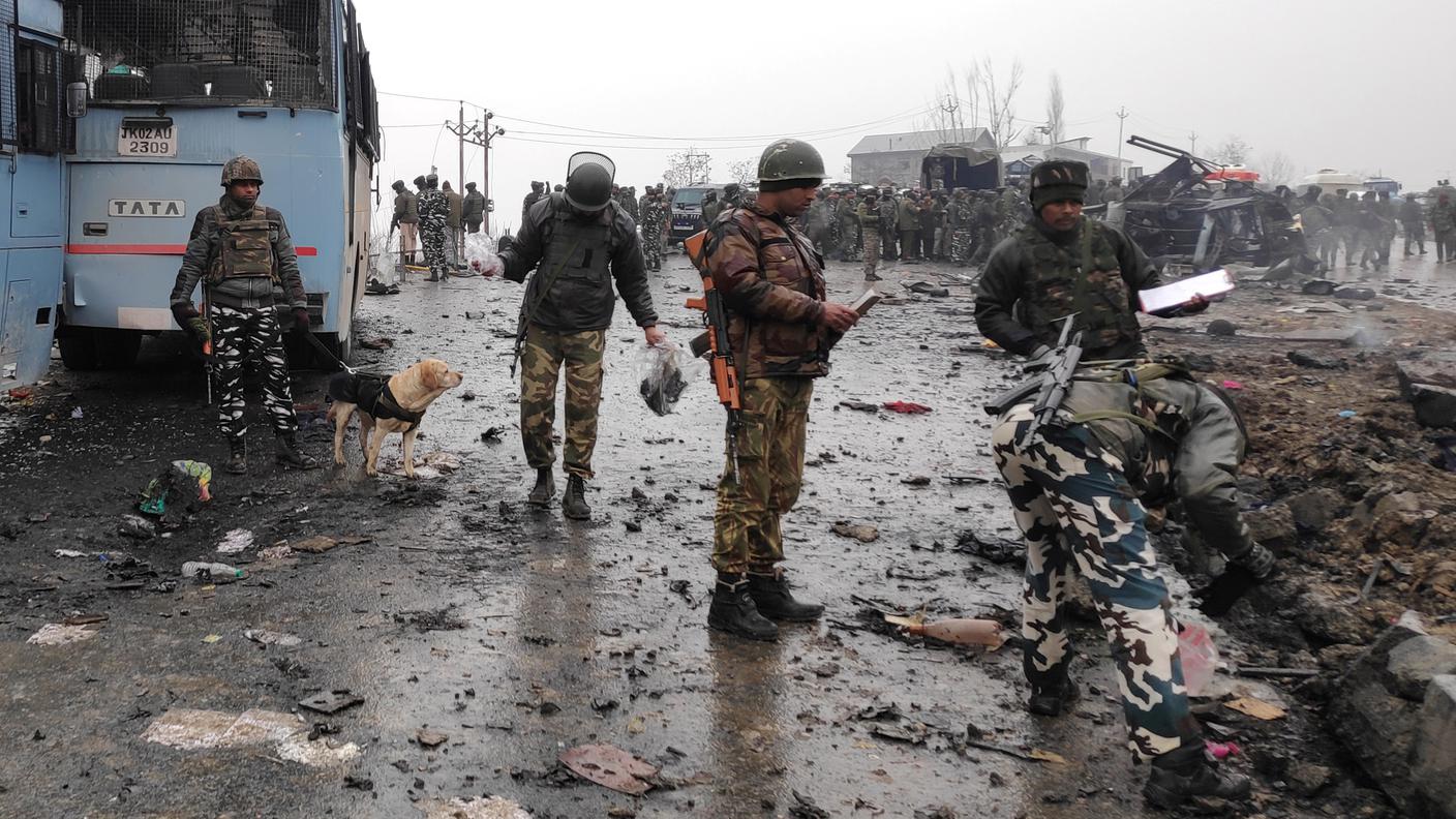 2019-02-14T000000Z_1301187726_RC1122FEEEC0_RTRMADP_3_INDIA-KASHMIR-BLAST (1).JPG