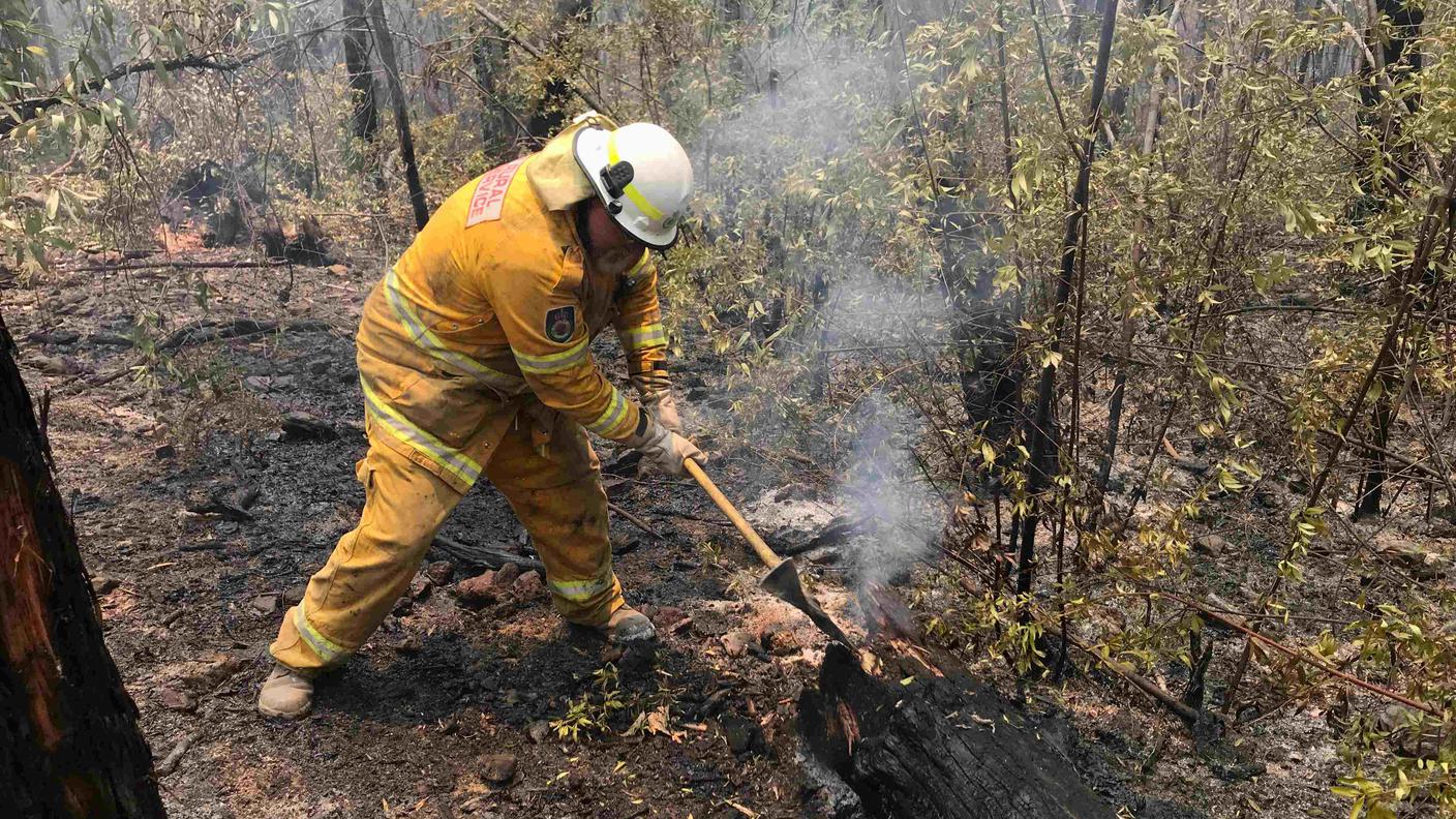I pompieri australiani continuano a lottare contro le fiamme da diversi mesi