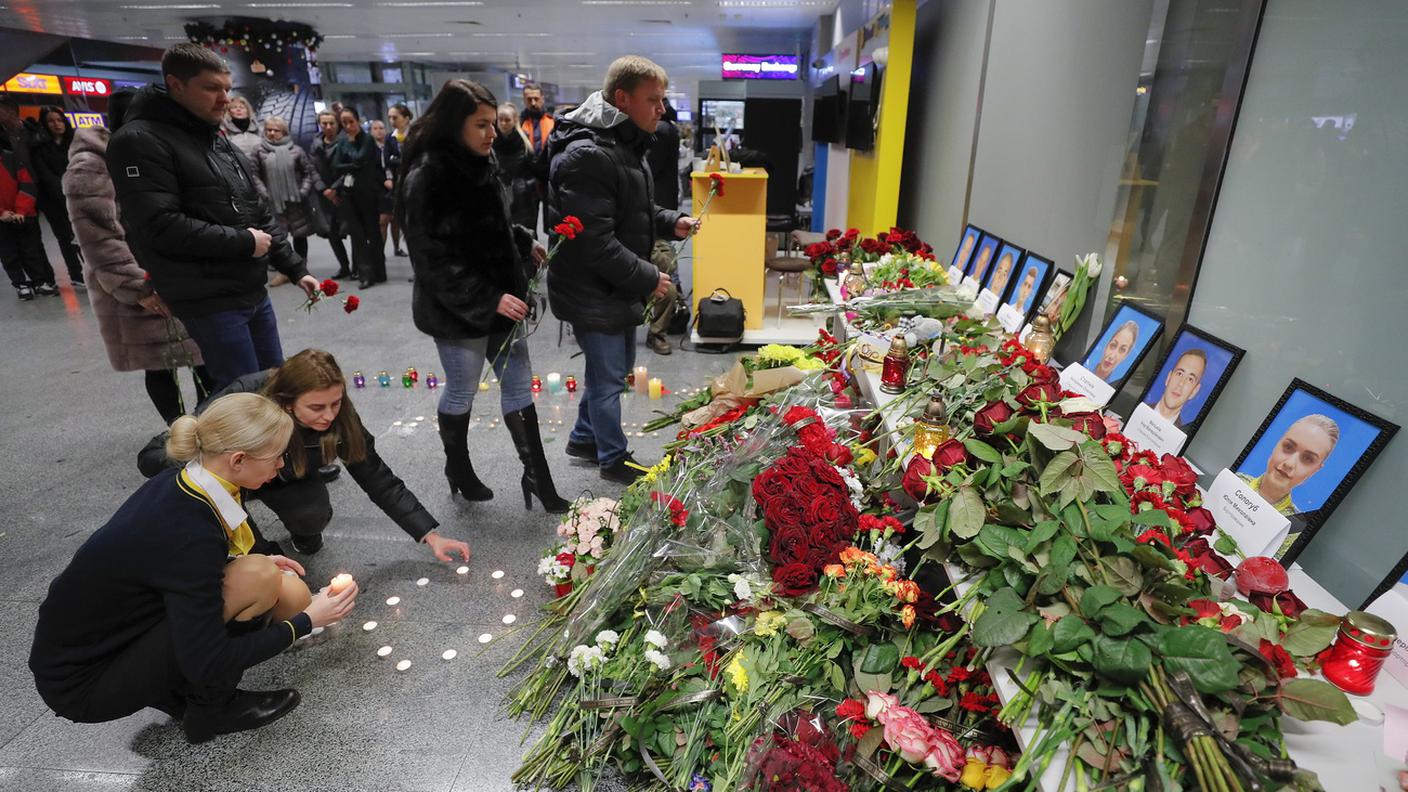 L'equipaggio, qui pianto all'aeroporto di Kiev, non aveva dato l'allarme via radio