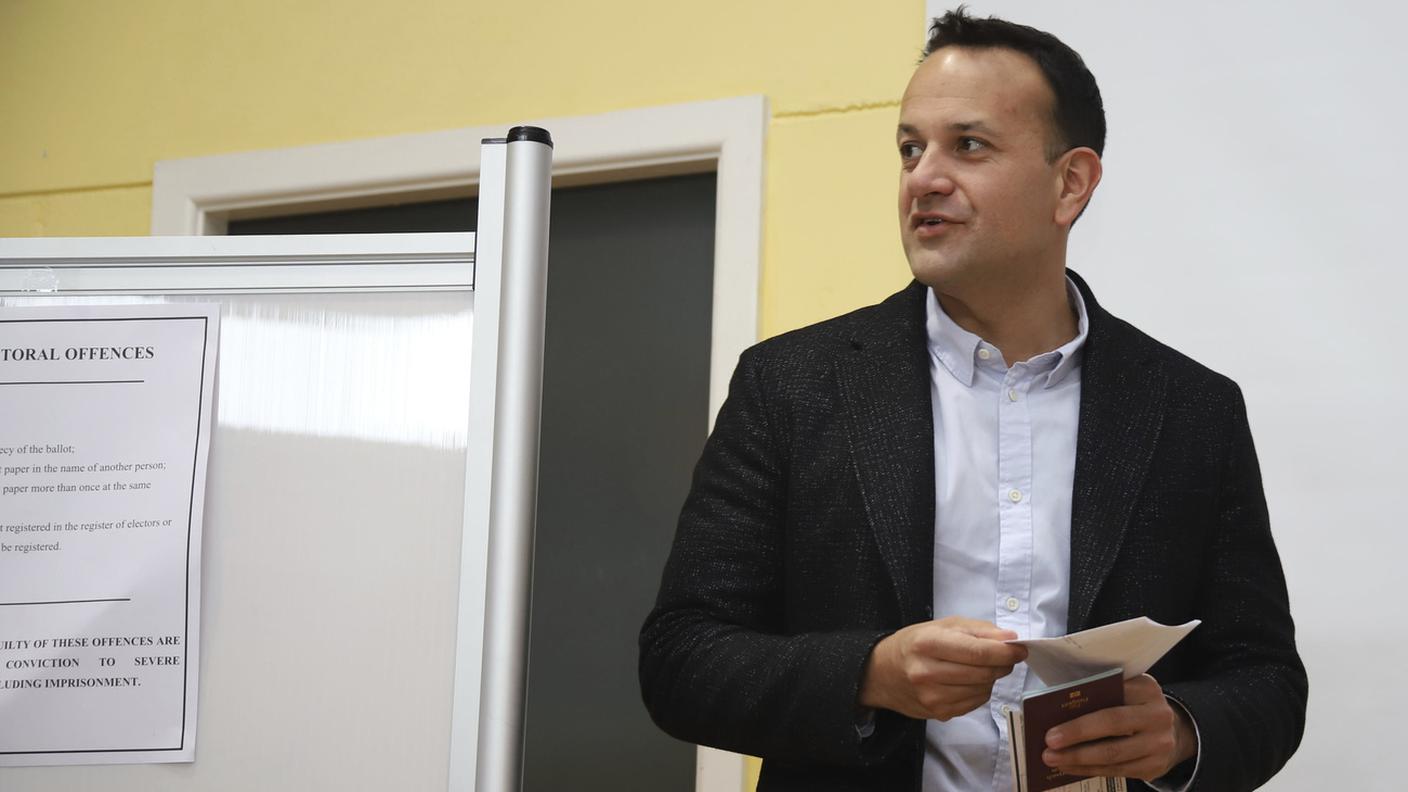 Il premier uscente Leo Varadkar in un'immagine scattata sabato a Dublino