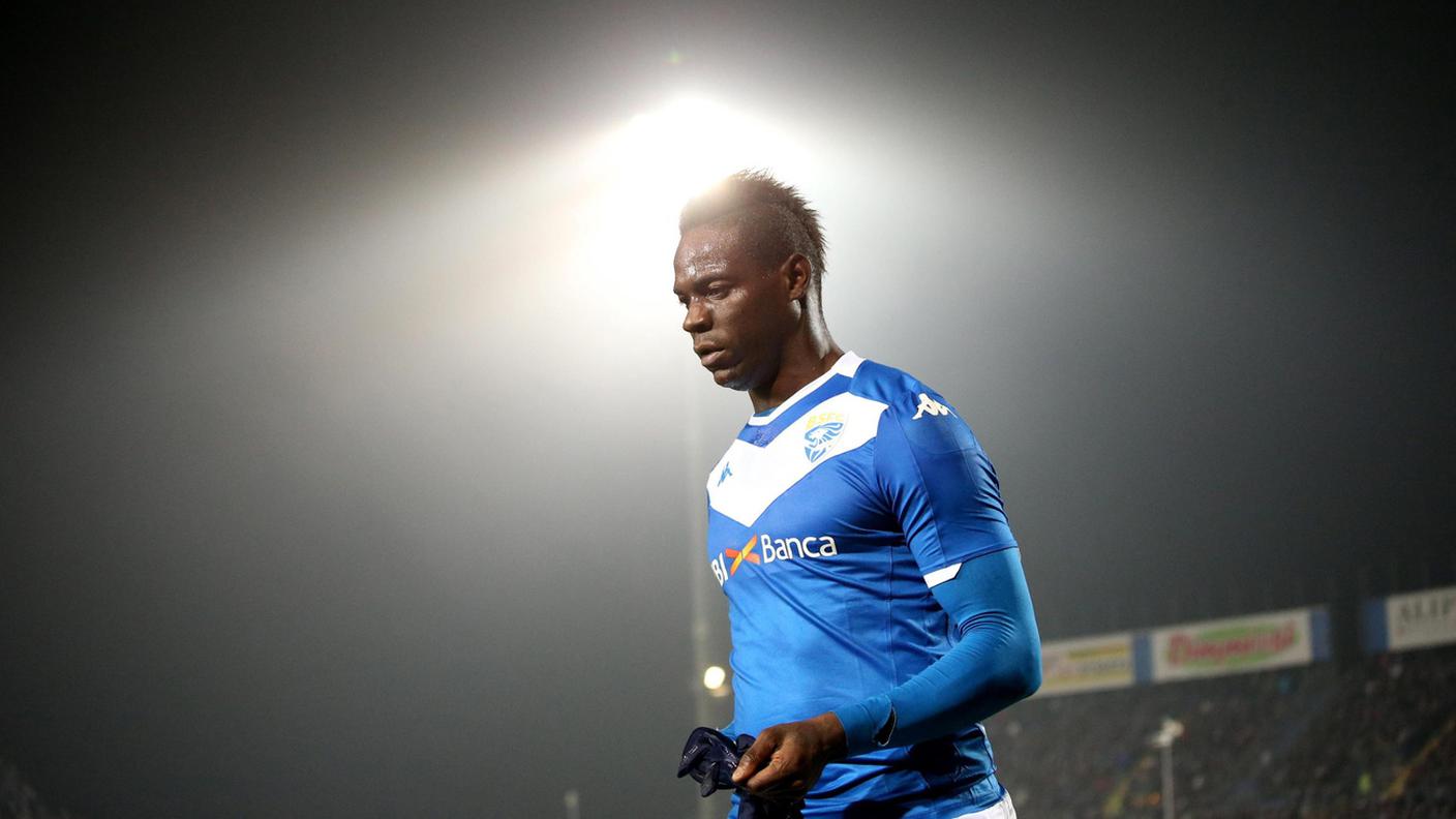Super Mario con la maglia del Brescia