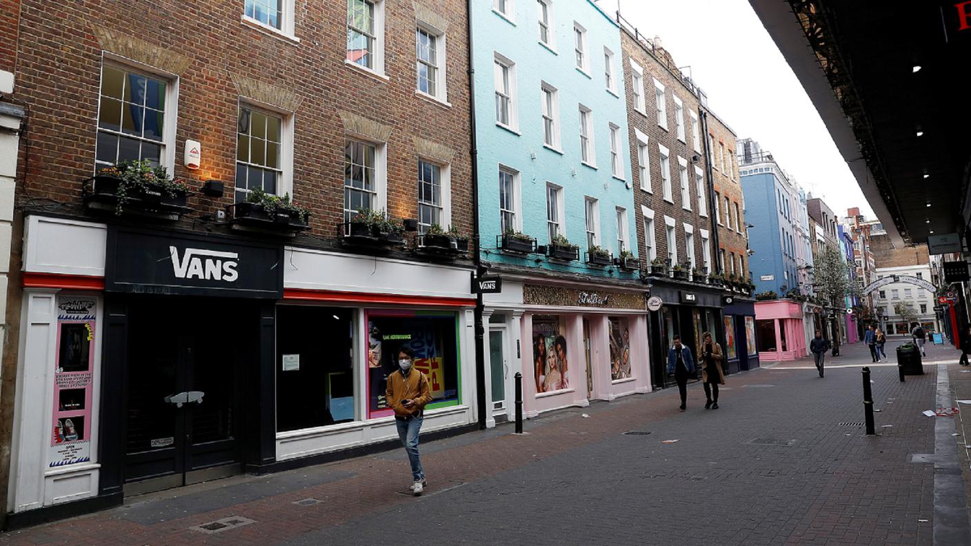 Carnaby Street a Londra deserta domenica mattina, dopo le chiusure per il coronavirus