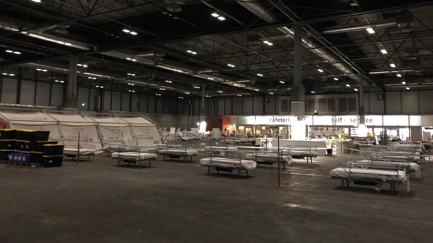 L'ospedale campo montato in cinque giorni all'interno dell'IFEMA, la fiera di Madrid